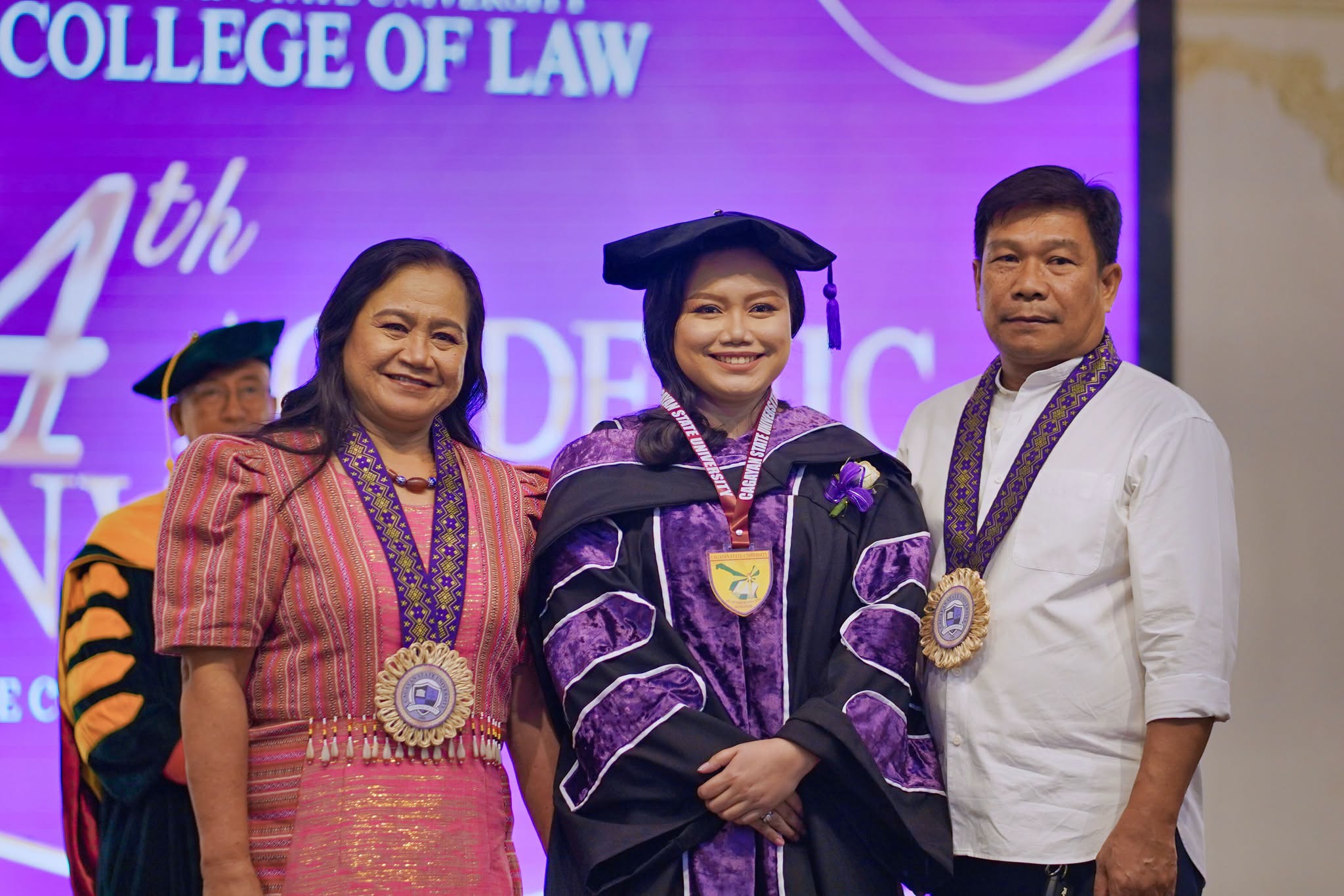 24TH-GRAD-COL-PHOTOSET photo 101